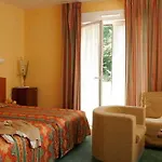 Hotel L'oree Du Bois Vittel