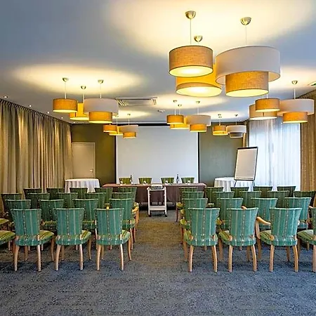 Hotel L'orée Du Bois 3*