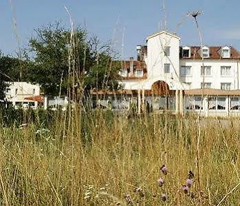Hotel L'orée Du Bois 3*